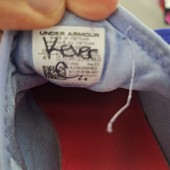 Girls under armour shoes, size 4y - Picture 5 of 5